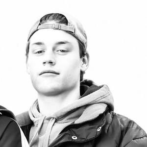 Meet your Posher, Max